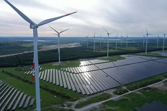 2023'te Almanya'nın yenilenebilir enerji üretiminin yarısından fazlası